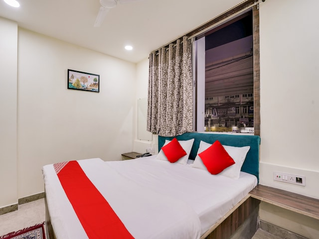 HOTEL O M J HEIGHTS