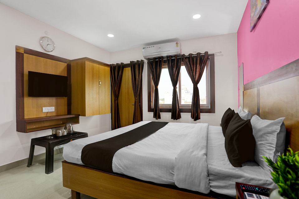 Hotel O Varanasi Trade Center formerly Vairaghi Villa, Sarnath Varanasi, Varanasi