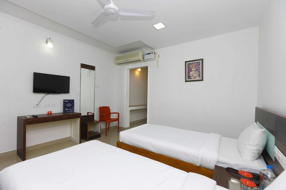 OYO Flagship BKM Guest House, T Nagar Chennai, Chennai