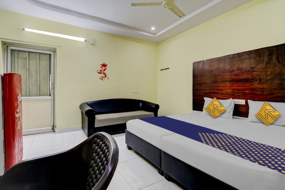 SPOT ON Unik Residency, Ammalapuram, Ammalapuram