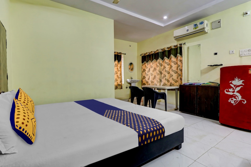 SPOT ON Unik Residency, Ammalapuram, Ammalapuram