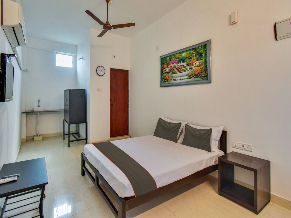 Collection O The Lawns, Tada, Tada