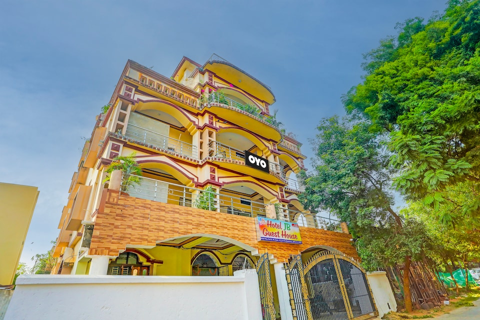 Hotel O Dibya Guest House, Chandrasekharpur, Bhubaneswar