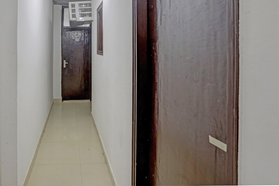 Hotel O the royal villa, AIIMS Delhi, Delhi