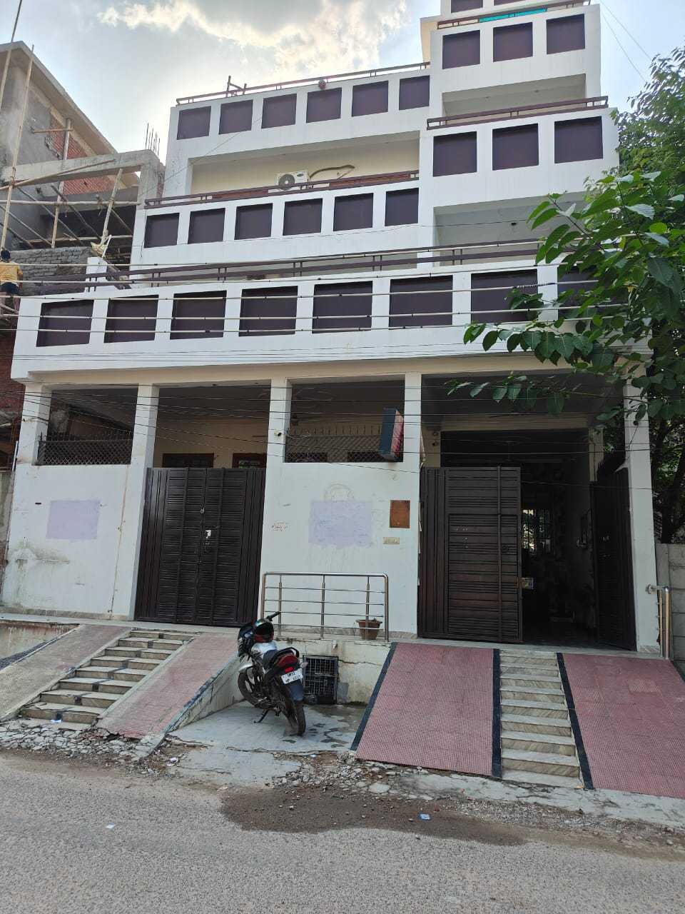 Live on LCK1176, Gomti Nagar Lucknow, Lucknow