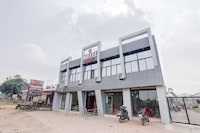 Hotel O Daksh