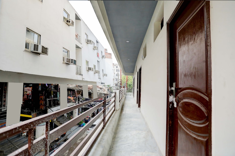 Hotel O Tilak hotel 24 Sector 27 Near by Vinayak Hospital Gali no-6, Noida City, Noida