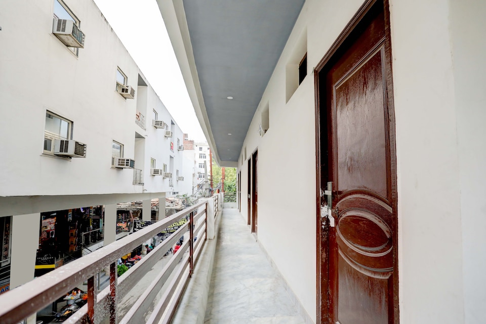 Hotel O Tilak hotel 24 Sector 27 Near by Vinayak Hospital Gali no-6, Noida City, Noida