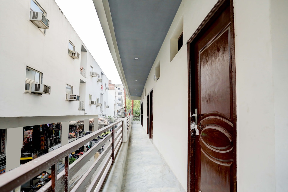 Hotel O Tilak hotel 24 Sector 27 Near by Vinayak Hospital Gali no-6, Noida City, Noida