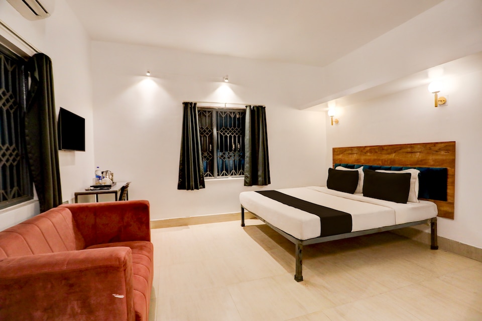 Super Collection O IGKC Multispecialty Hospital Formerly Hotel Neatflix and Chill, Khandagiri Bhubaneswar, Bhubaneswar