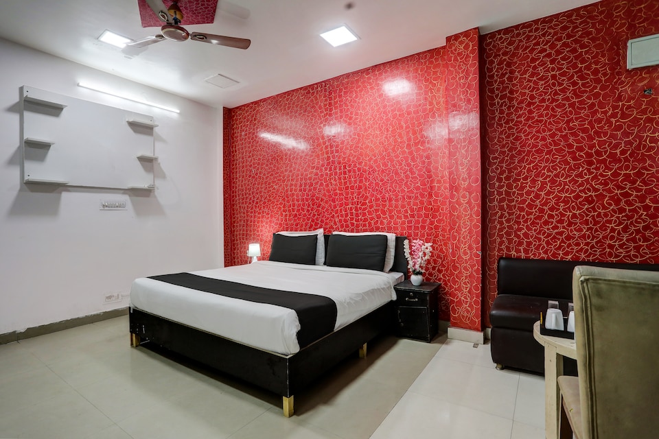 Hotel O Thirty Inns, Noida City, Noida