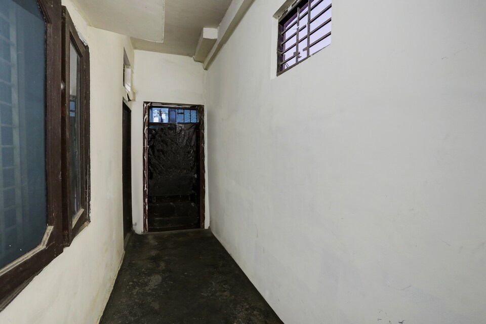 Hotel O Thirty Inns, Noida City, Noida