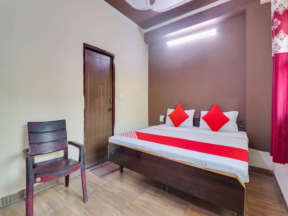OYO Hotel Kesariya Bhawan Home Stay, Rispana Pul Dehradun, Dehradun