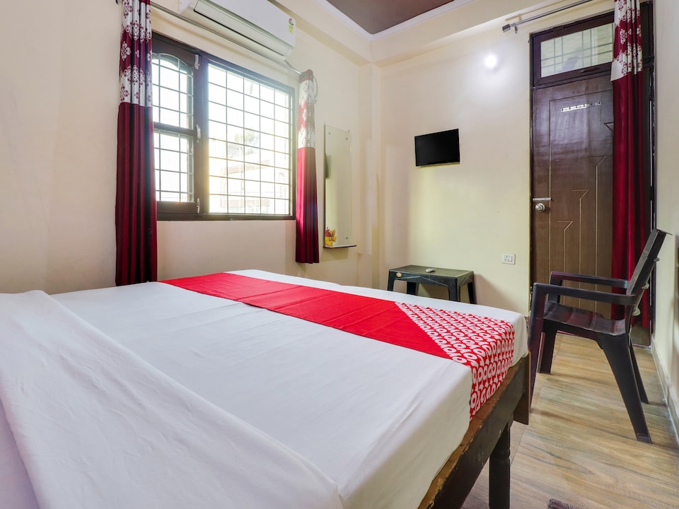 OYO Hotel Kesariya Bhawan Home Stay, Rispana Pul Dehradun, Dehradun