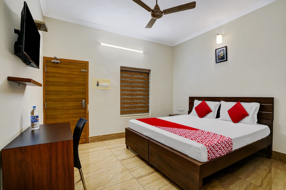 OYO Flagship Darsana central, Vytilla Kochi, Kochi