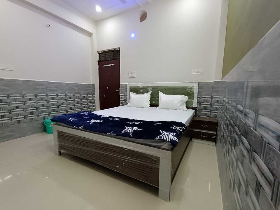 OYO Home Parmeshwari Palace Homestay, Ayodhya, Ayodhya