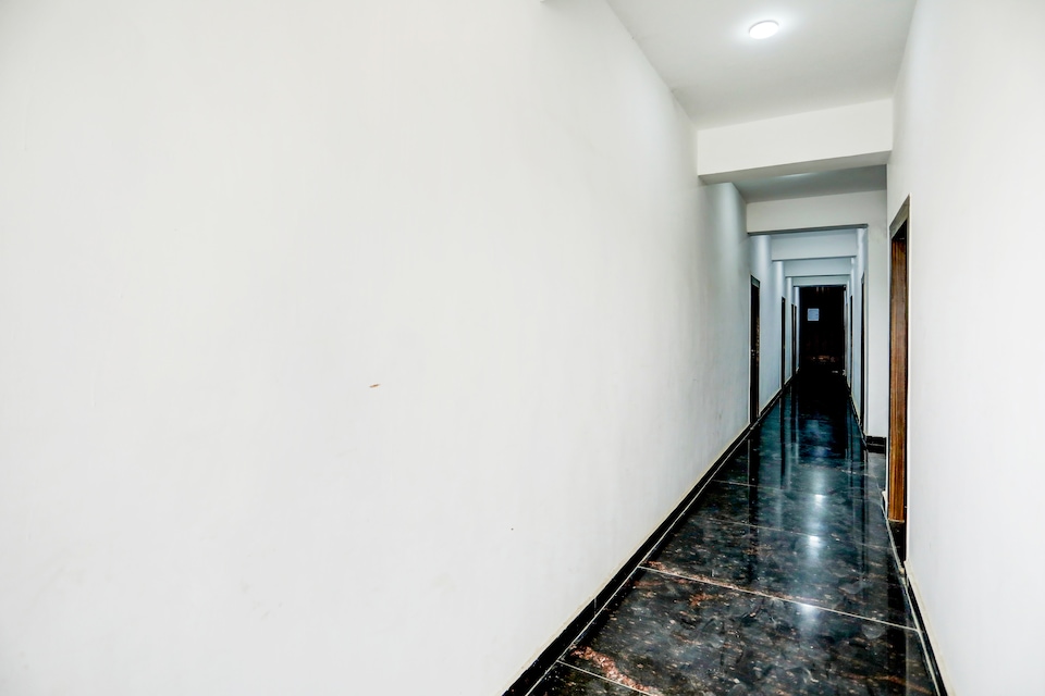 Hotel O Galaxy inn, Noida City, Noida