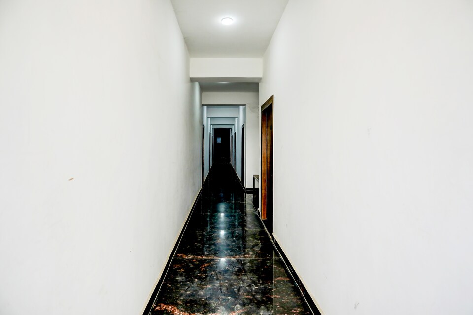 Hotel O Galaxy inn, Noida City, Noida