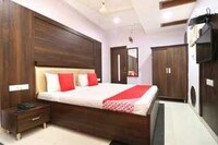 POP 81948H Hotel City Night