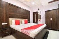 POP 81948H Hotel City Night
