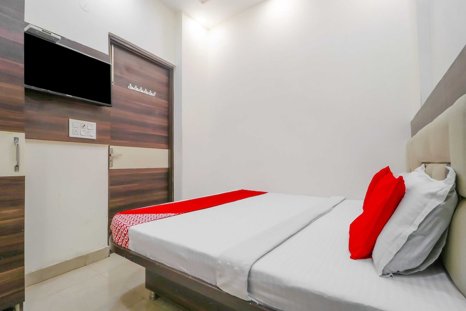 OYO Sameer home stay, Amritsar Bus Stand, Amritsar