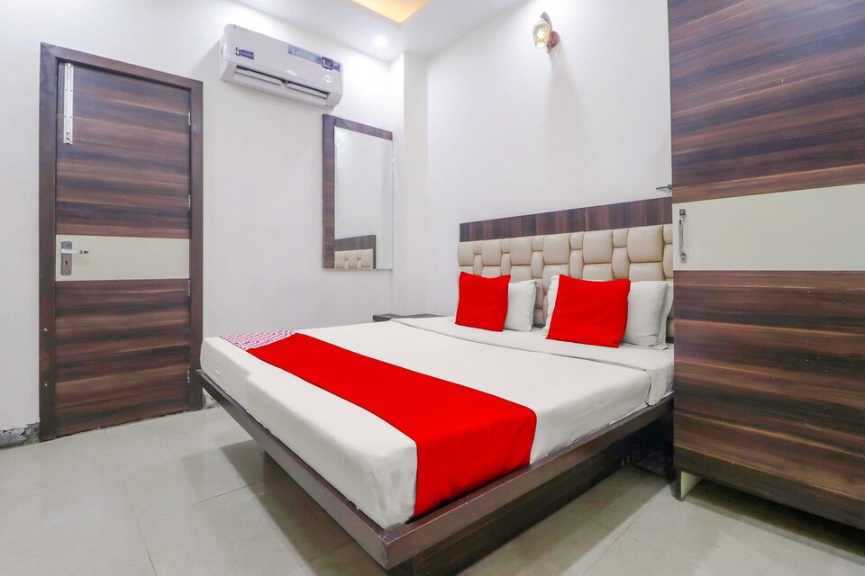 OYO Sameer home stay, Amritsar Bus Stand, Amritsar