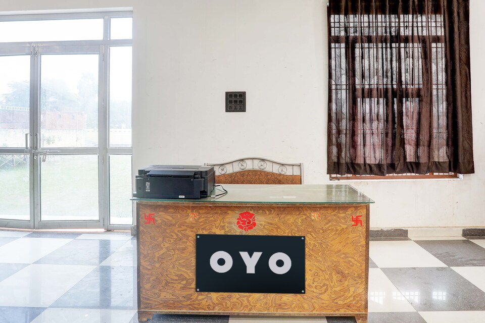 OYO 819619 HOTEL HAPPY MOONLIGHT, Aligarh, Aligarh