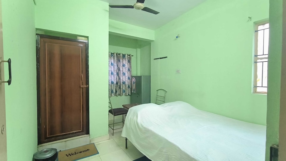 SPOT ON SRI VARU HOTEL & LODGING, Electronic City Phase 2 Bangalore, Bangalore