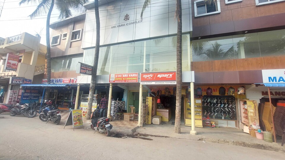 SPOT ON SRI VARU HOTEL & LODGING, Electronic City Phase 2 Bangalore, Bangalore