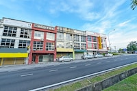 OYO 90892 L&E Hotel
