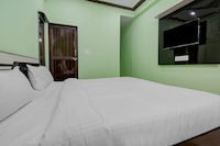 OYO Hotel Laxmi Palace 