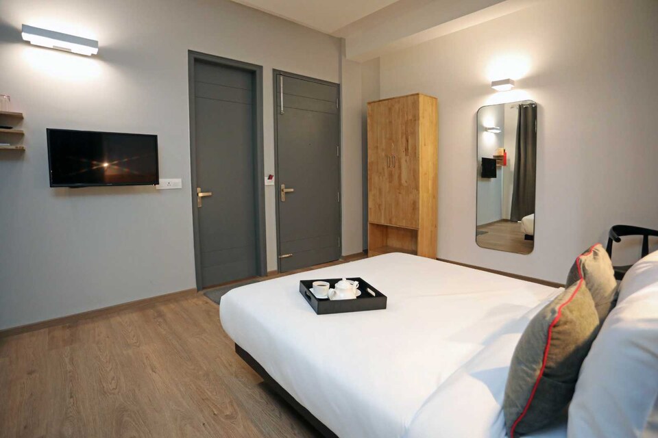 OYO Townhouse 024 Sector 47 Gurgaon Near Omaxe Celebration Mall, Medanta, Gurgaon