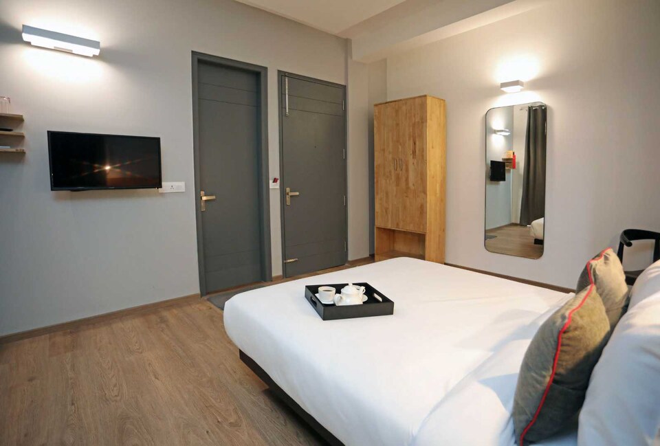 OYO Townhouse 024 Sector 47 Gurgaon Near Omaxe Celebration Mall, Medanta, Gurgaon