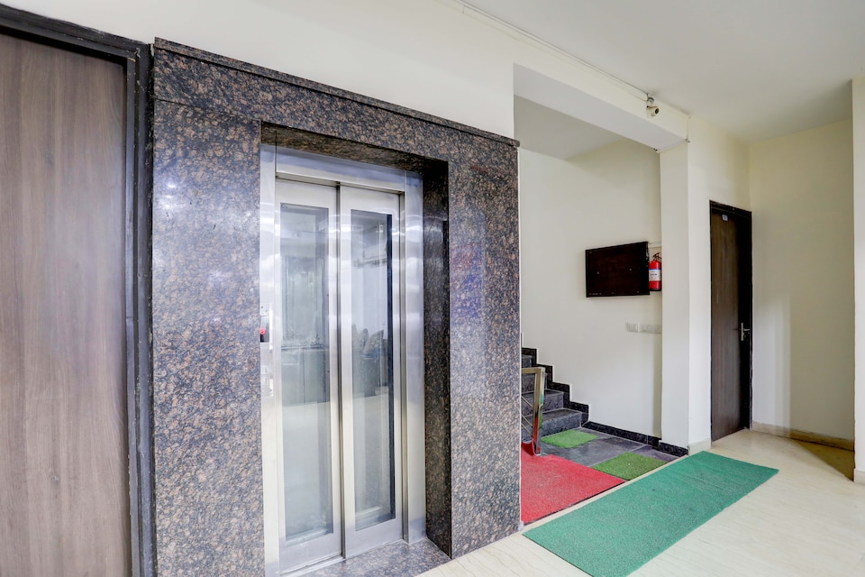  Hotel O Wonderland Inn, Medanta, Gurgaon