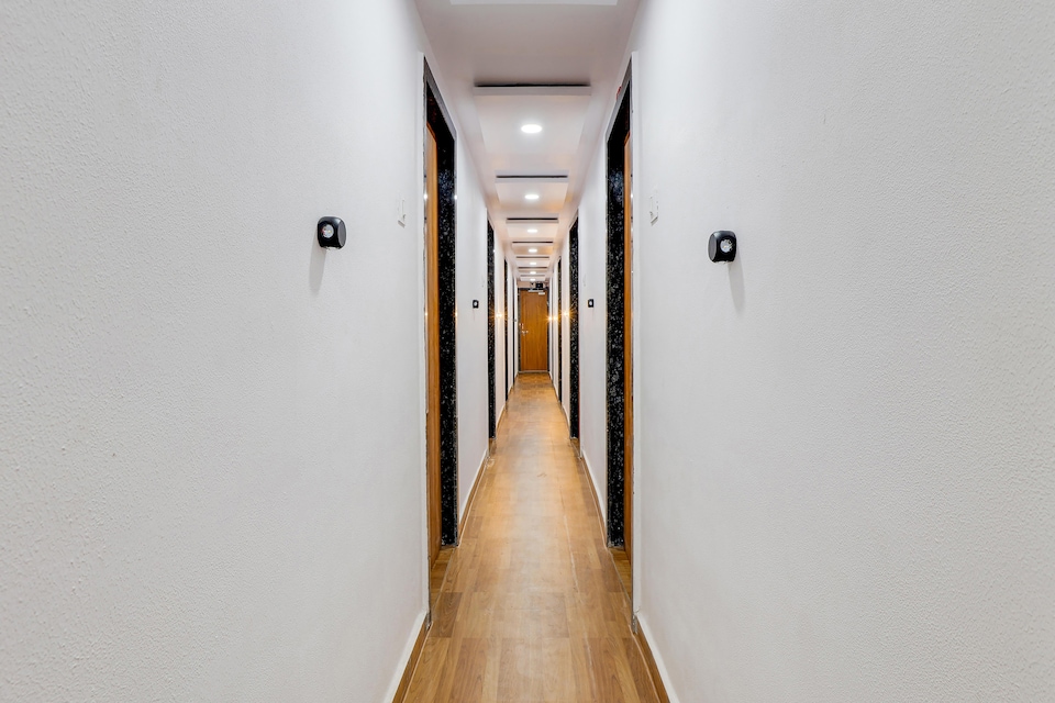 Hotel O Lotus, Textile Market Surat, Surat