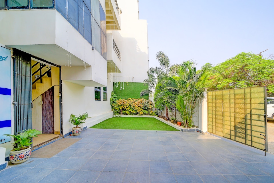 Hotel O The Happy Land Hotel & Cafe, MP Nagar Bhopal, Bhopal