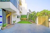 Hotel O The Happy Land Hotel & Cafe