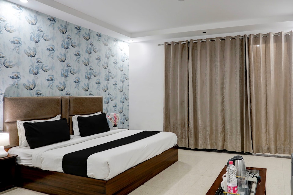 Super Hotel O Ambience Delhi Aero City Metro Station, Airport Delhi, Delhi Transit