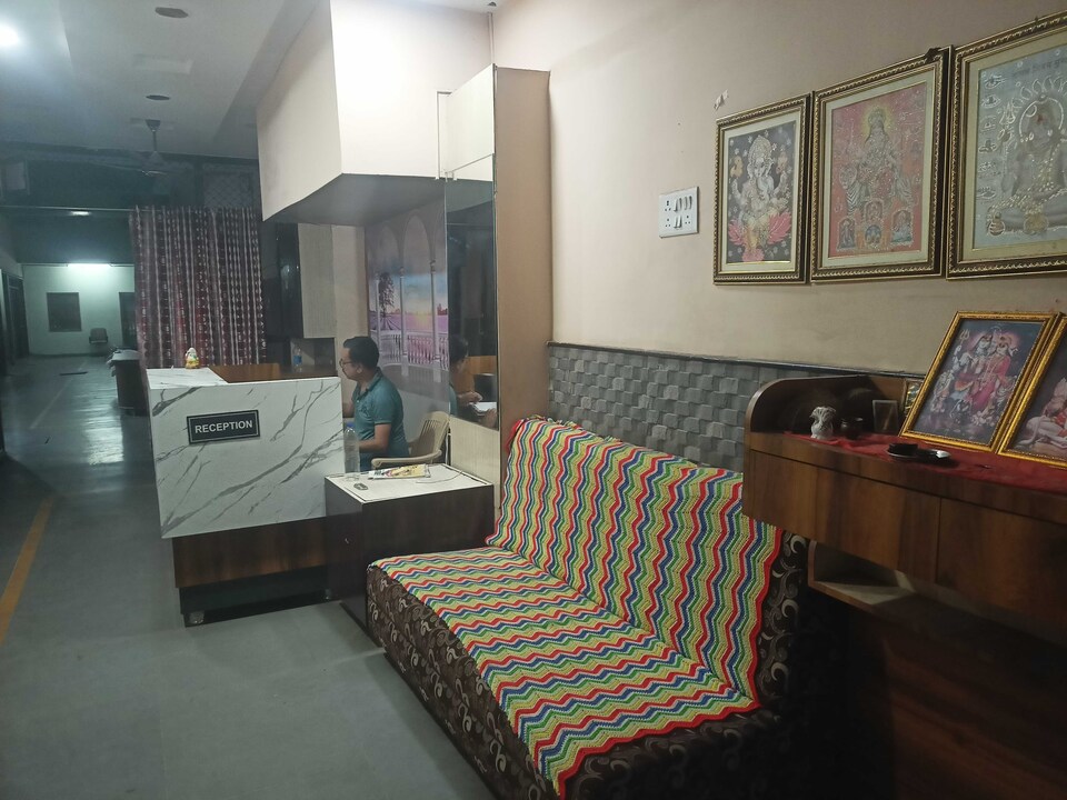 OYO 819773 BN Palace, Station Road, Raipur