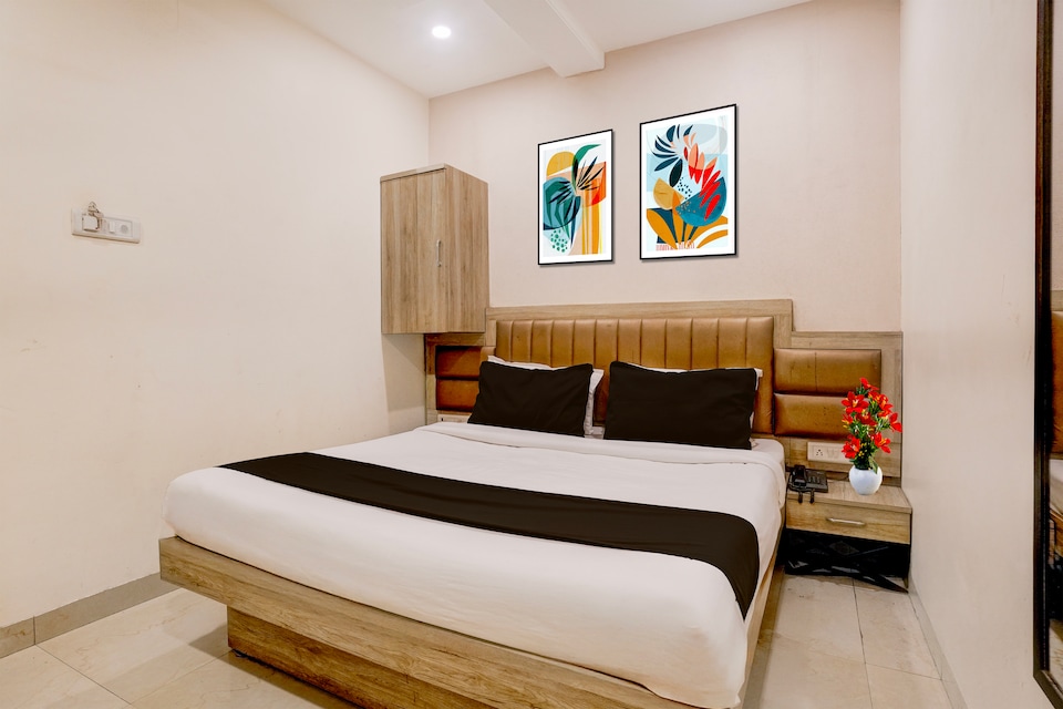 Super Collection O Crawford Market Formerly Al Ibrahim Hotel, Mumbai CST-Churchgate-Colaba, Mumbai