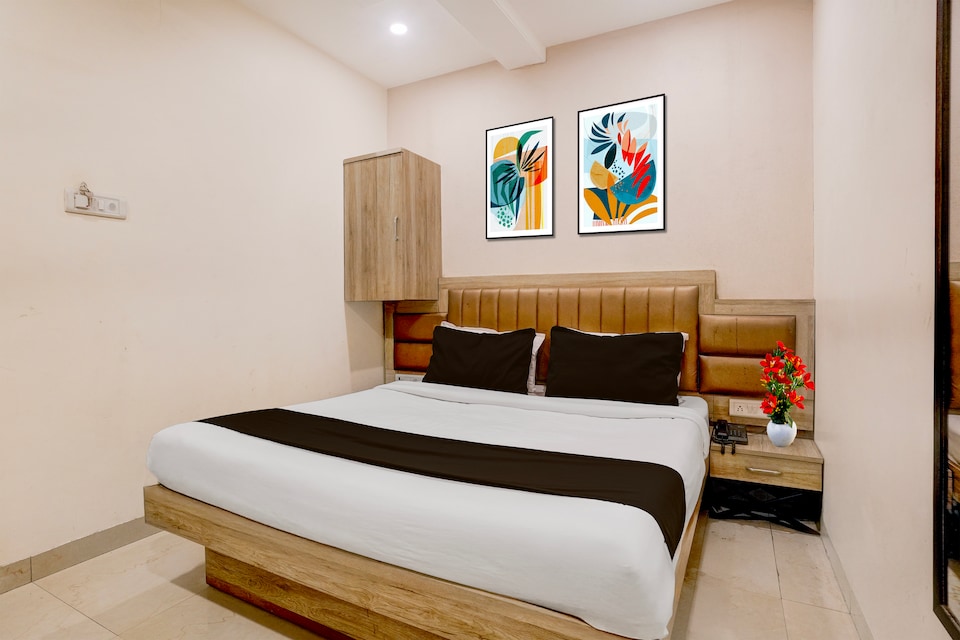 Super Collection O Crawford Market Formerly Al Ibrahim Hotel, Mumbai CST-Churchgate-Colaba, Mumbai