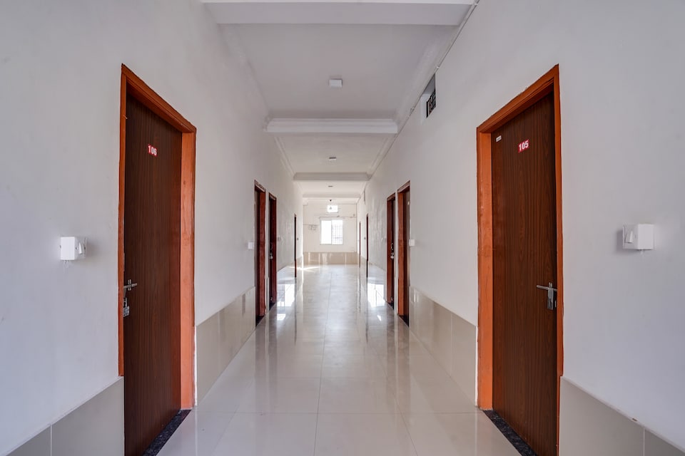 Hotel O Relax Inn, Station Road, Raipur