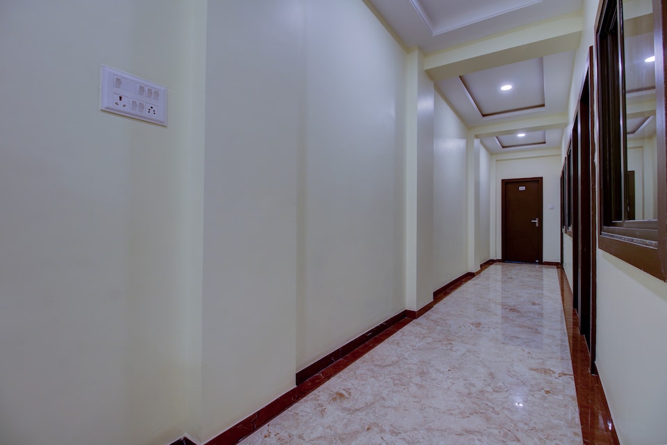 Hotel O The Shloka, New Market Bhopal, Bhopal