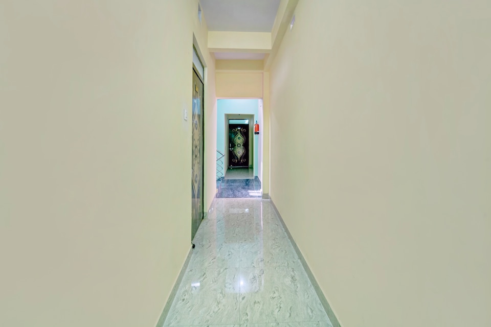 Hotel O Savera, Boring Road Patna, Patna