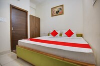 OYO Arjun Grand Hotel