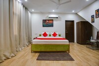 OYO Arjun Grand Hotel