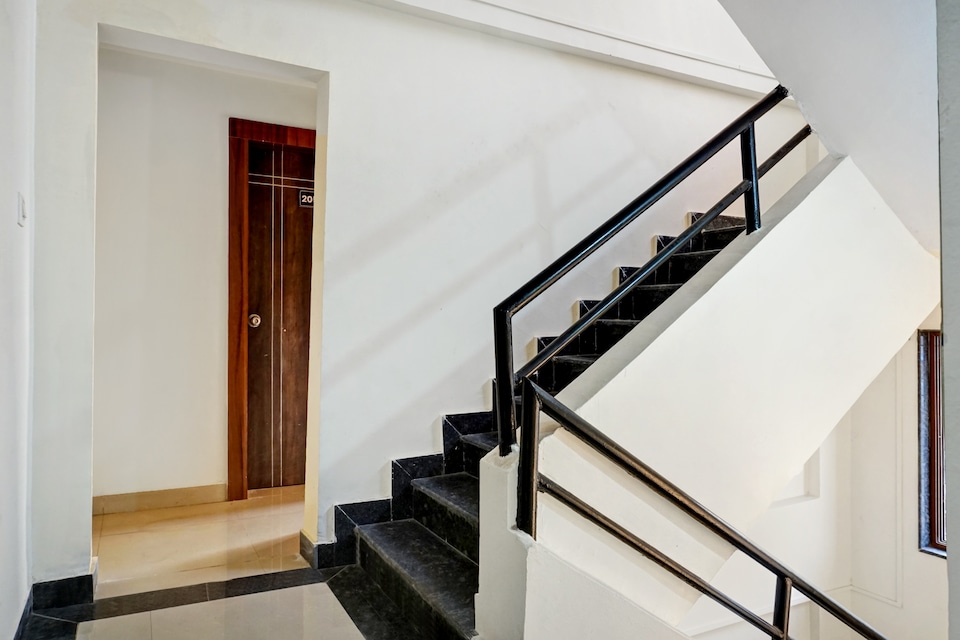 OYO 819879 Hotel Shiv Inn, Pimpri Pune, Pune
