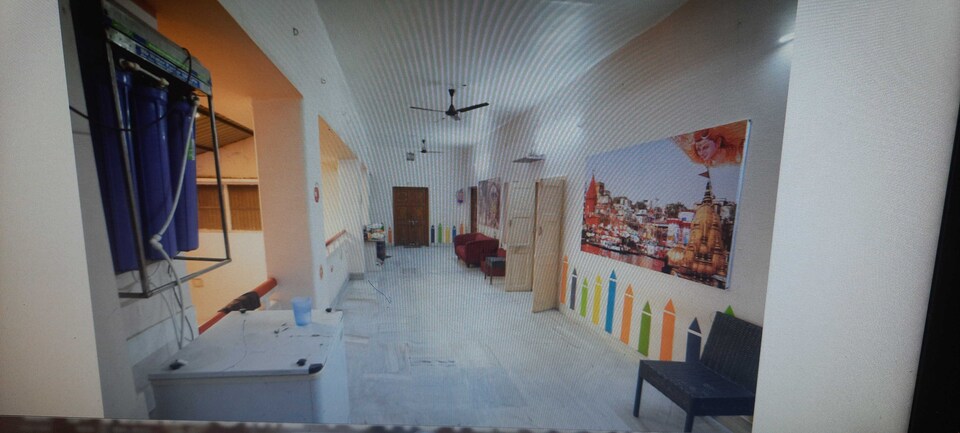 OYO Hotel sooryoday inn , Godowlia, Varanasi