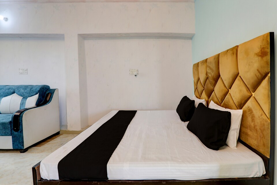 SPOT ON Golden Resort And Guest House, Rambagh Allahabad, Prayagraj
