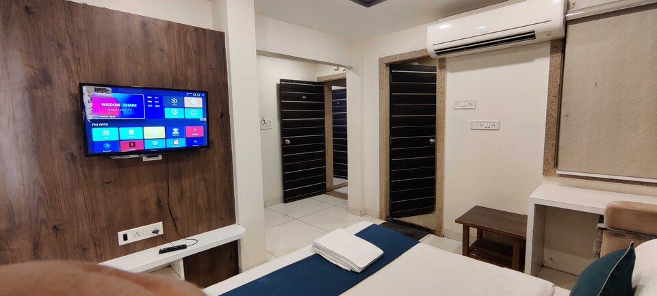 POP 81991C Hotel Shree Inn, Vijay Nagar Indore, Indore